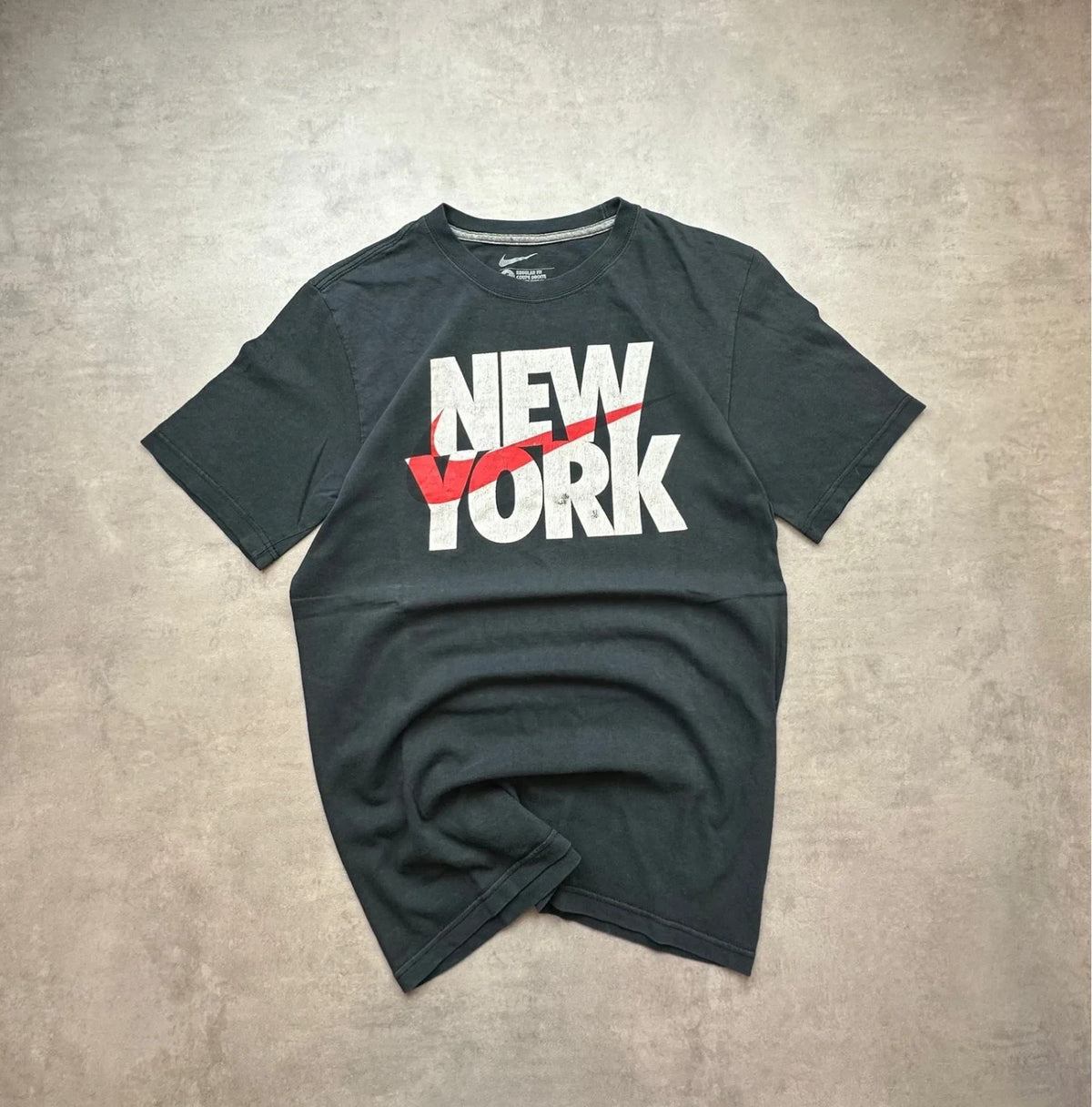 T-Shirt Nike Vintage New York Swoosh Rouge – Noir