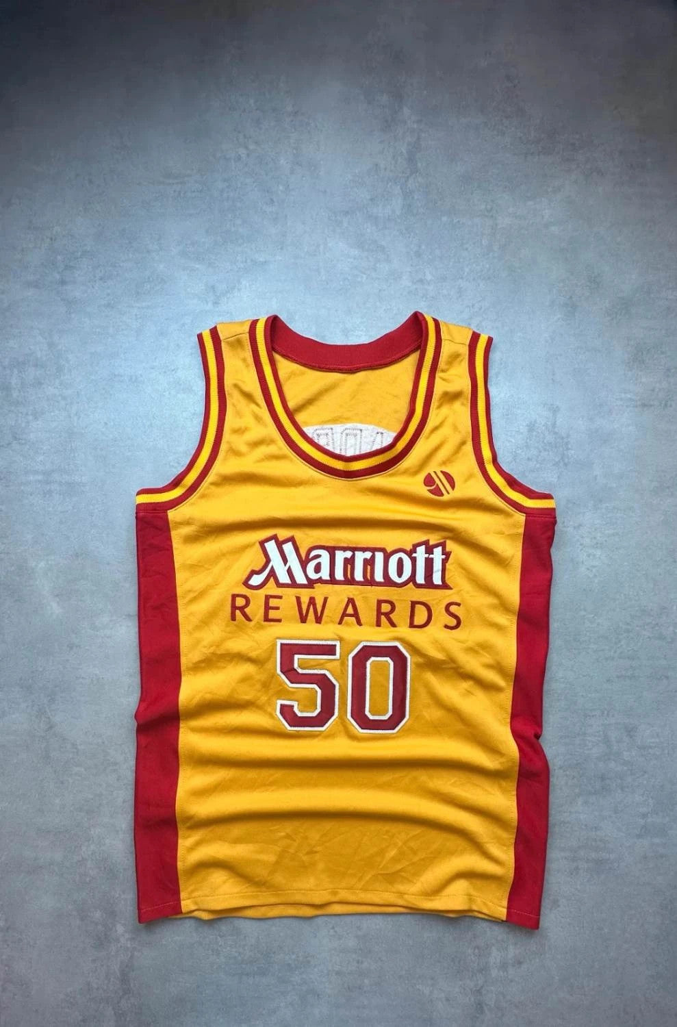 Maillot Basketball Vintage Marriott Madrid #50 – Jaune & Rouge