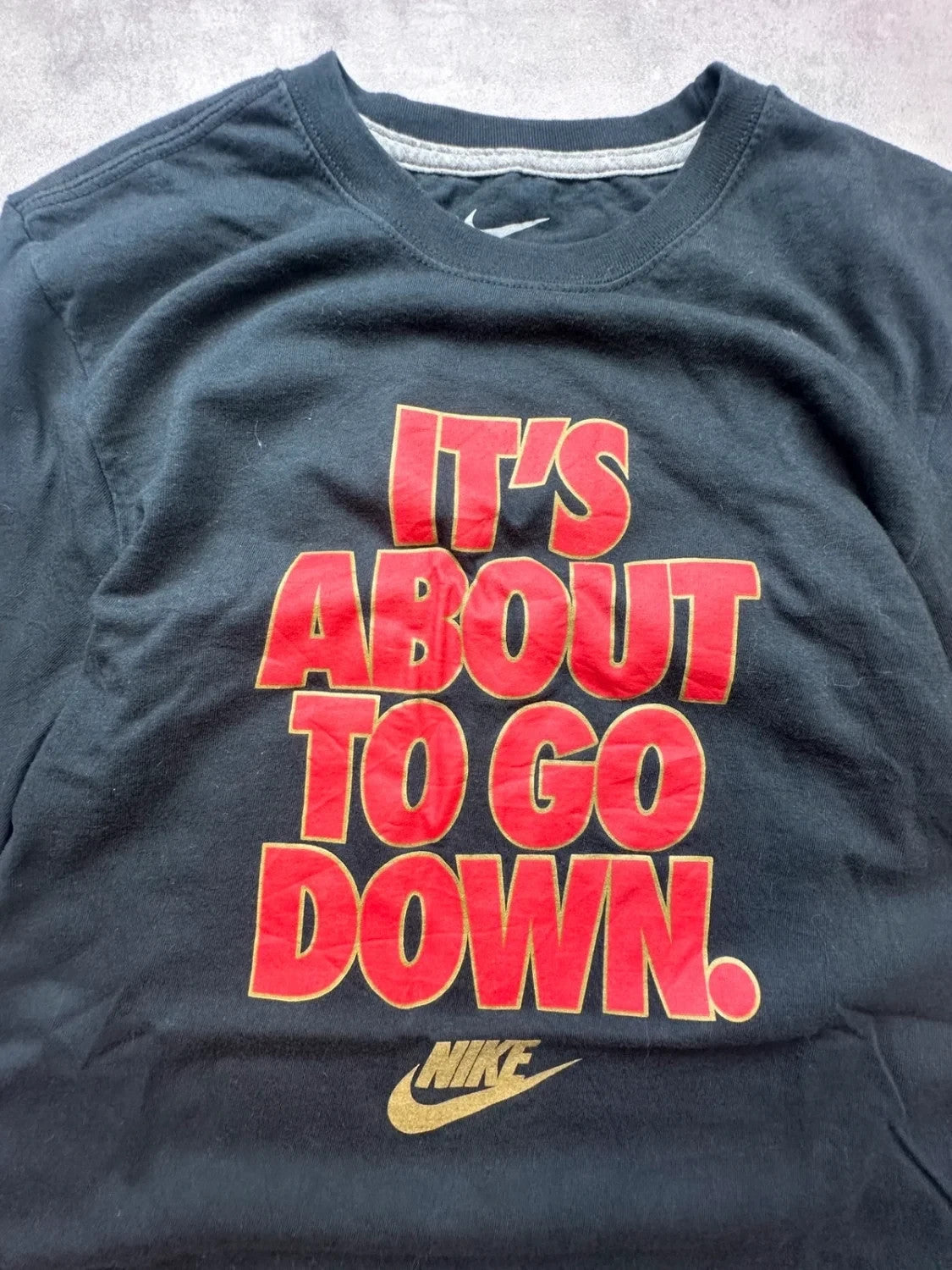 Tee-shirt Nike Vintage It's About To Go Down Noir | WellStore Vintage