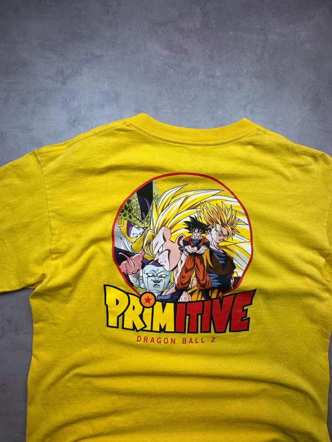T-Shirt Dragon Ball Z Primitive Goku Graphic Jaune – Y2K
