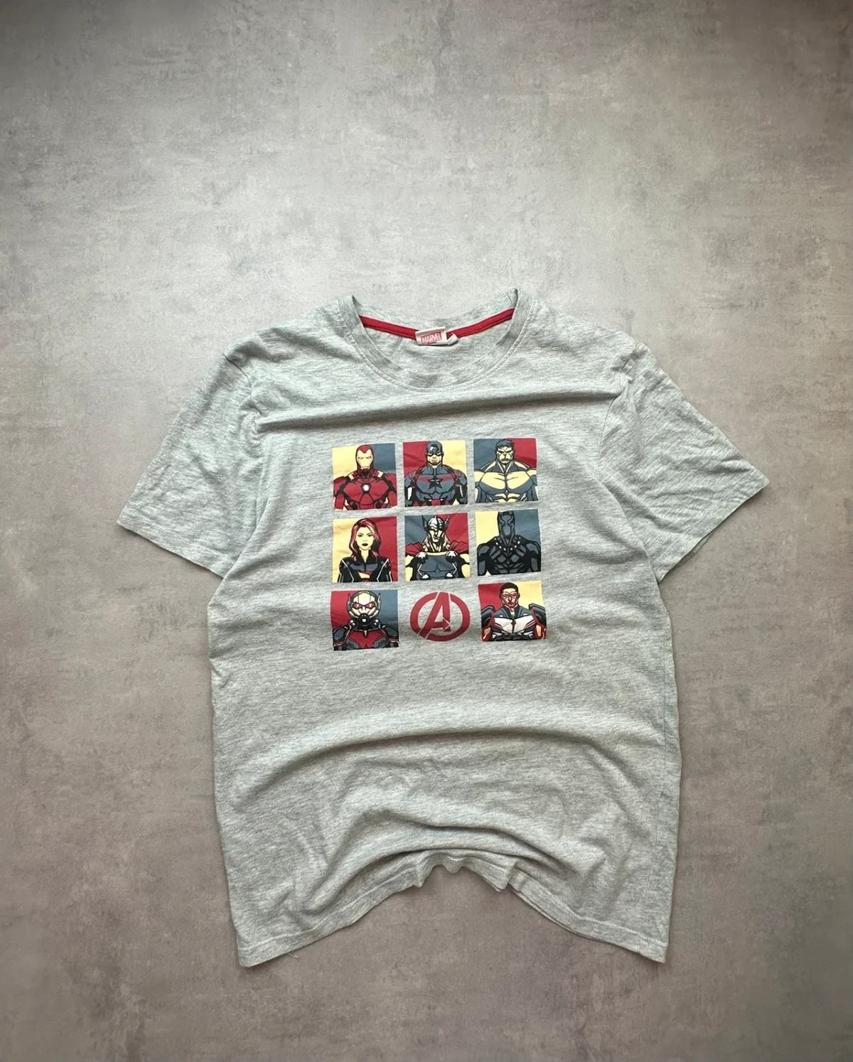 T-Shirt Marvel Avengers Vintage – Iron Man, Captain America, Hulk & Black Panther – Gris