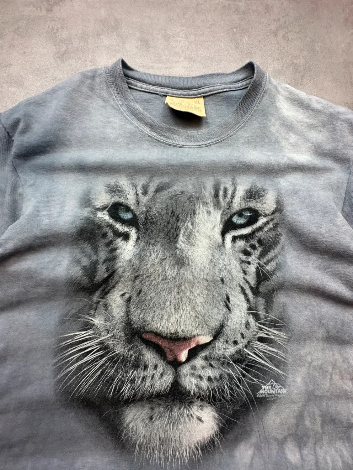 Tee-Shirt Vintage The Mountain Tiger Blanc Gris
