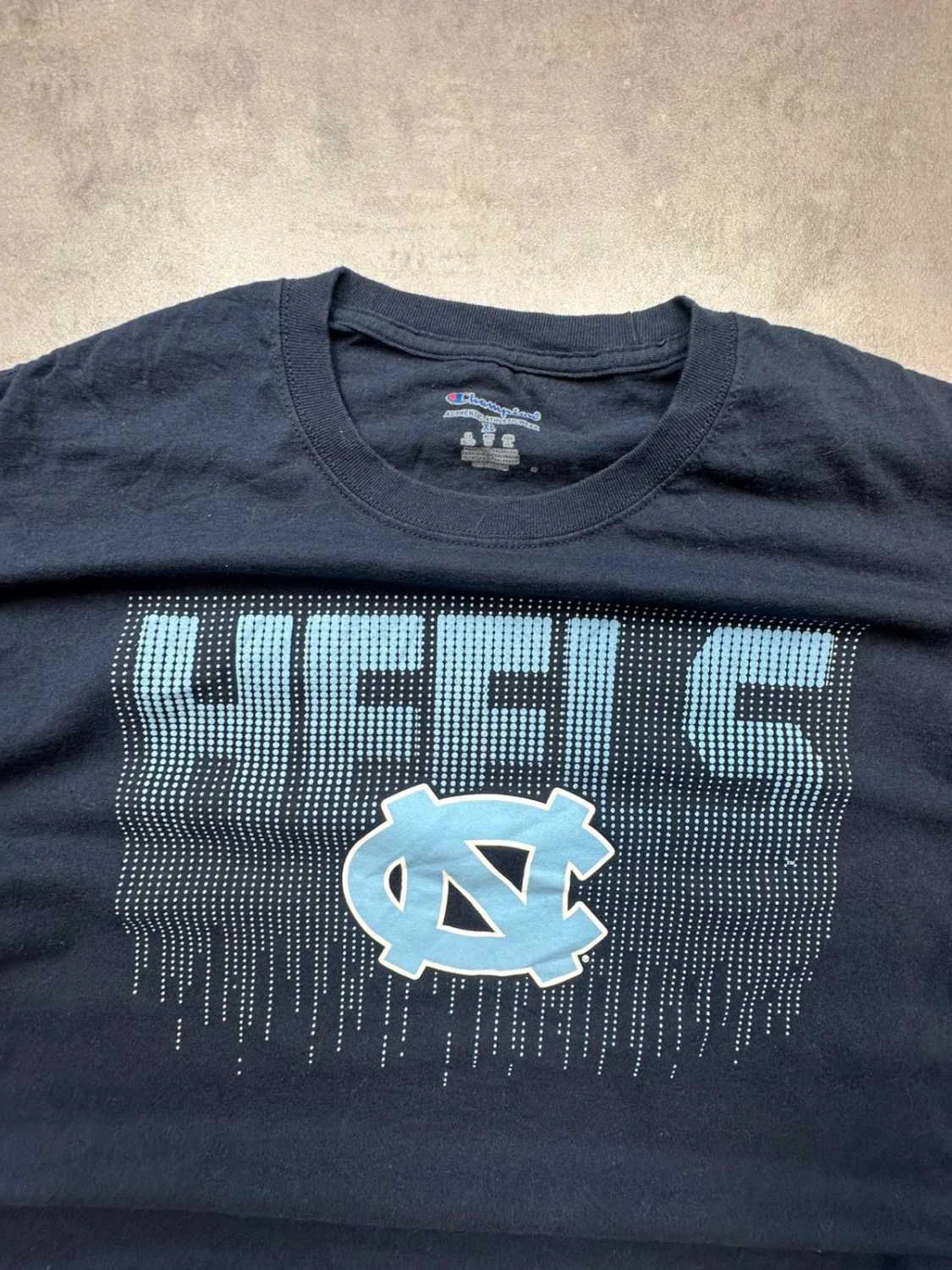 T-Shirt Champion Vintage North Carolina Tar Heels Bleu Foncé