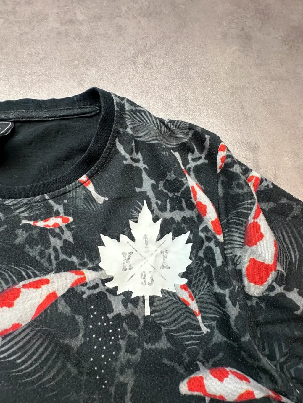 Tee-shirt Vintage Canada Koi Fish Noir | Graphic Tee