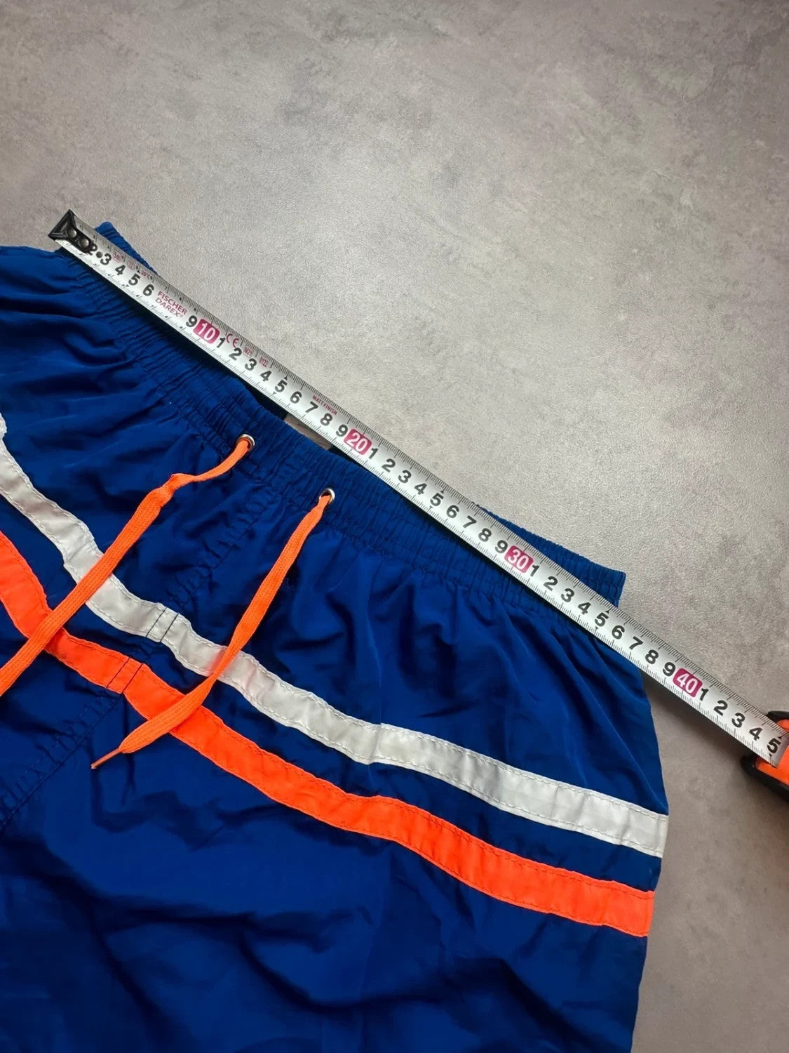 Short de Bain Bleu à Rayures Orange et Blanches