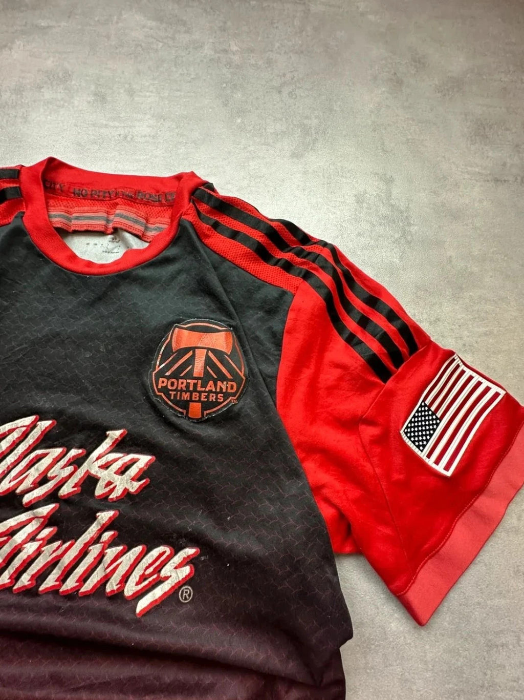 Maillot Adidas Vintage Portland Alaska Airlines – Rouge & Noir