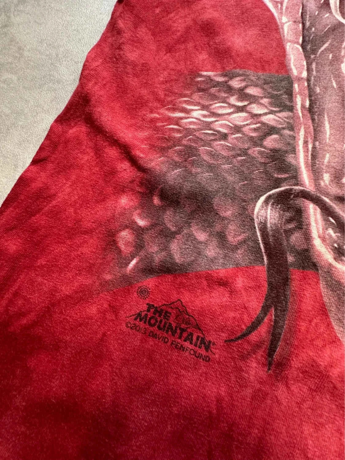 Tee Shirt Vintage The Mountain Snake Print Rouge – Graphic Serpent Y2K 90s Streetwear