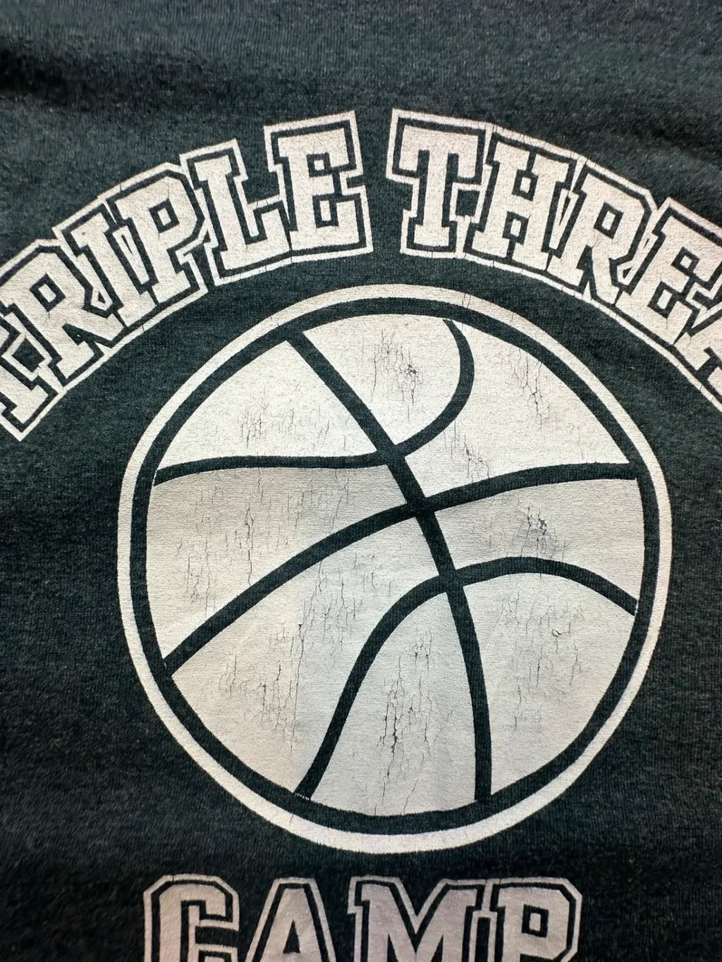 Tee-shirt Basketball Vintage Triple Threat Camp Gris