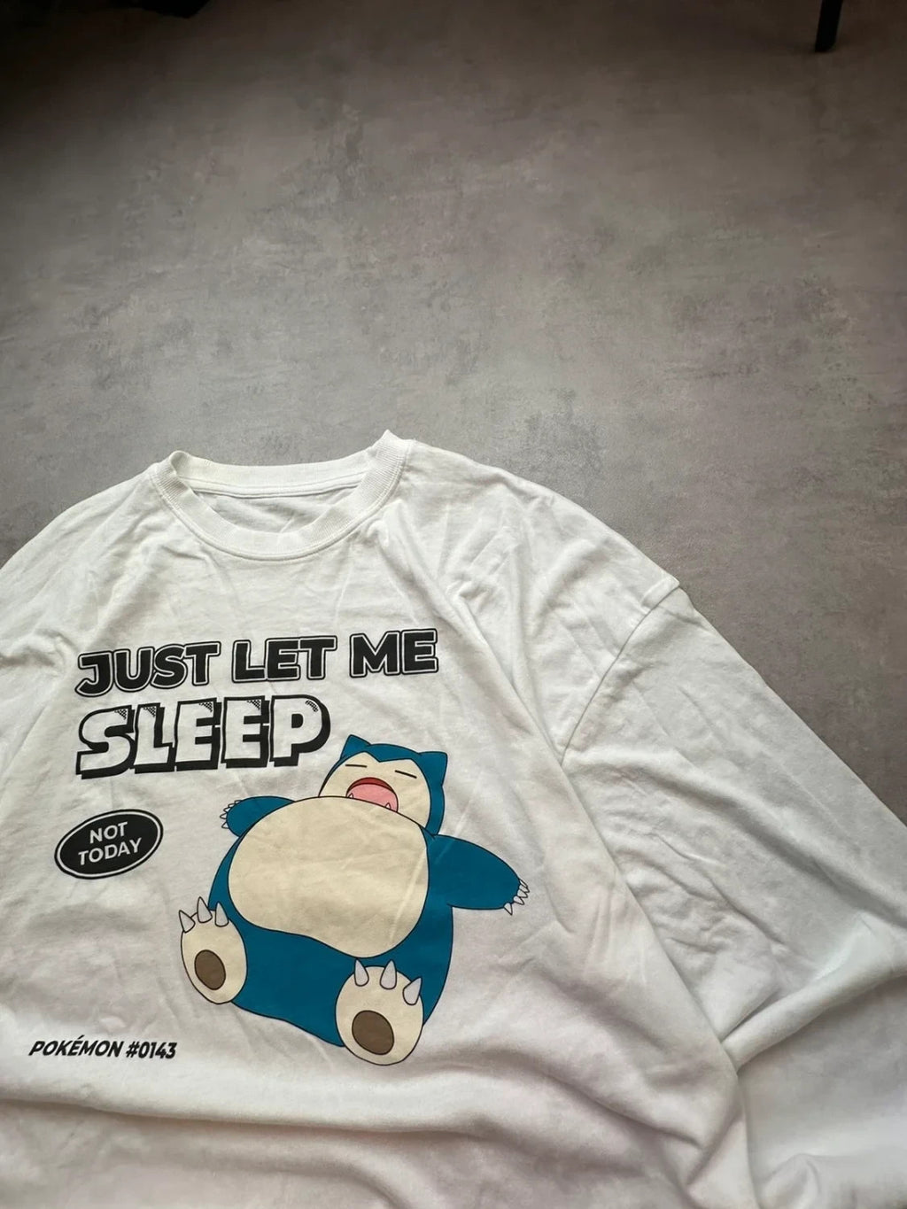 T-Shirt Pokémon Snorlax #0143 « Just Let Me Sleep » – Blanc