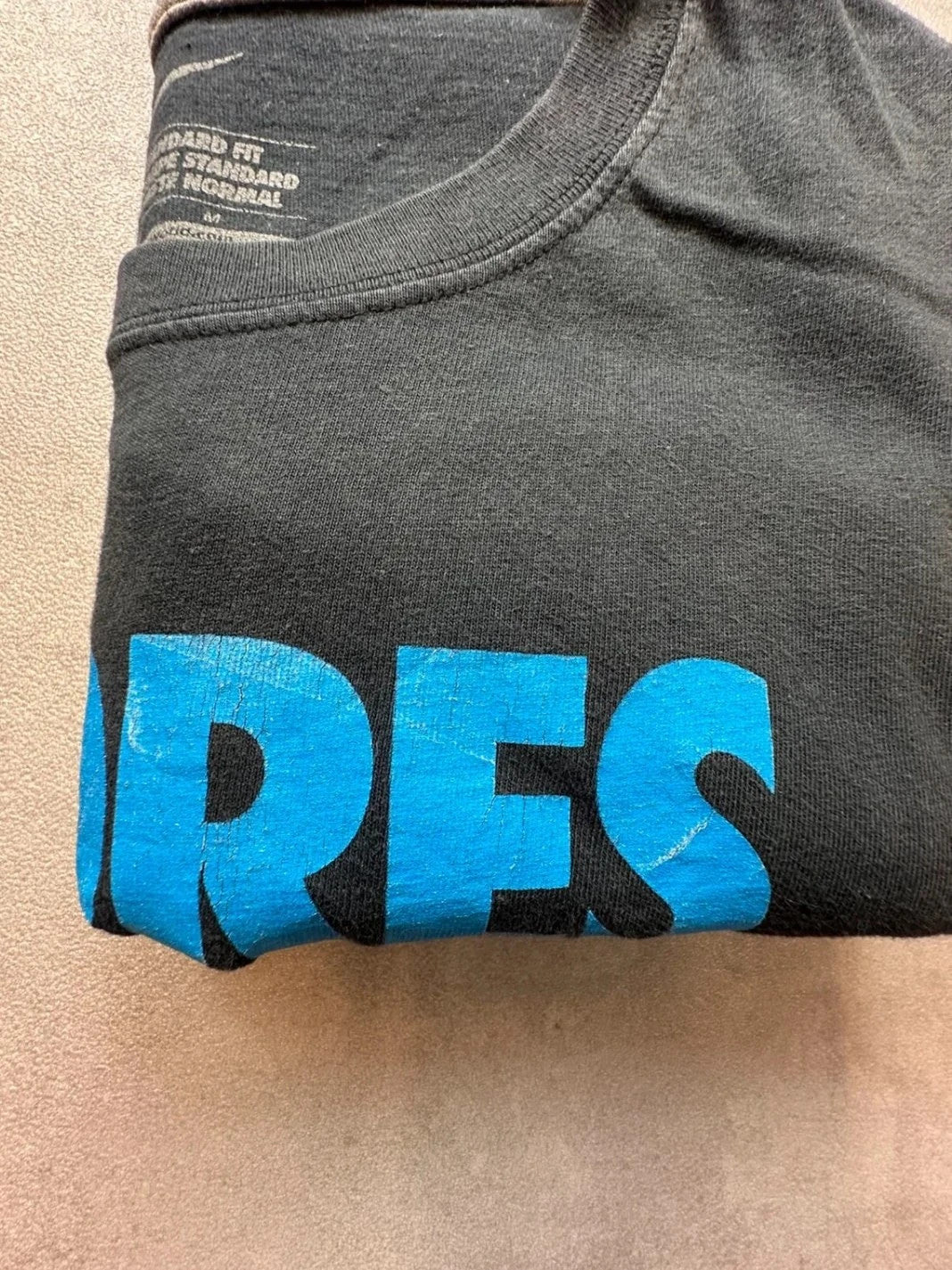 Tee Shirt Vintage Nike “Scores Under Pressure” Noir – Streetwear USA