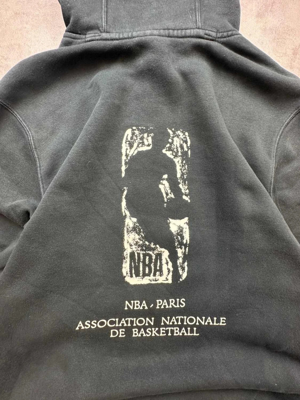Sweat Nike NBA Paris Vintage Y2K « Association Nationale de Basketball » – Noir