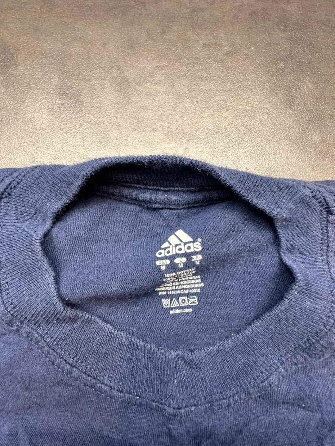 T-Shirt Adidas Cleveland Cavaliers Vintage 2010s