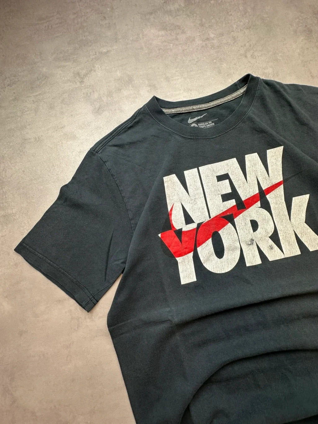 T-Shirt Nike Vintage New York Swoosh Rouge – Noir