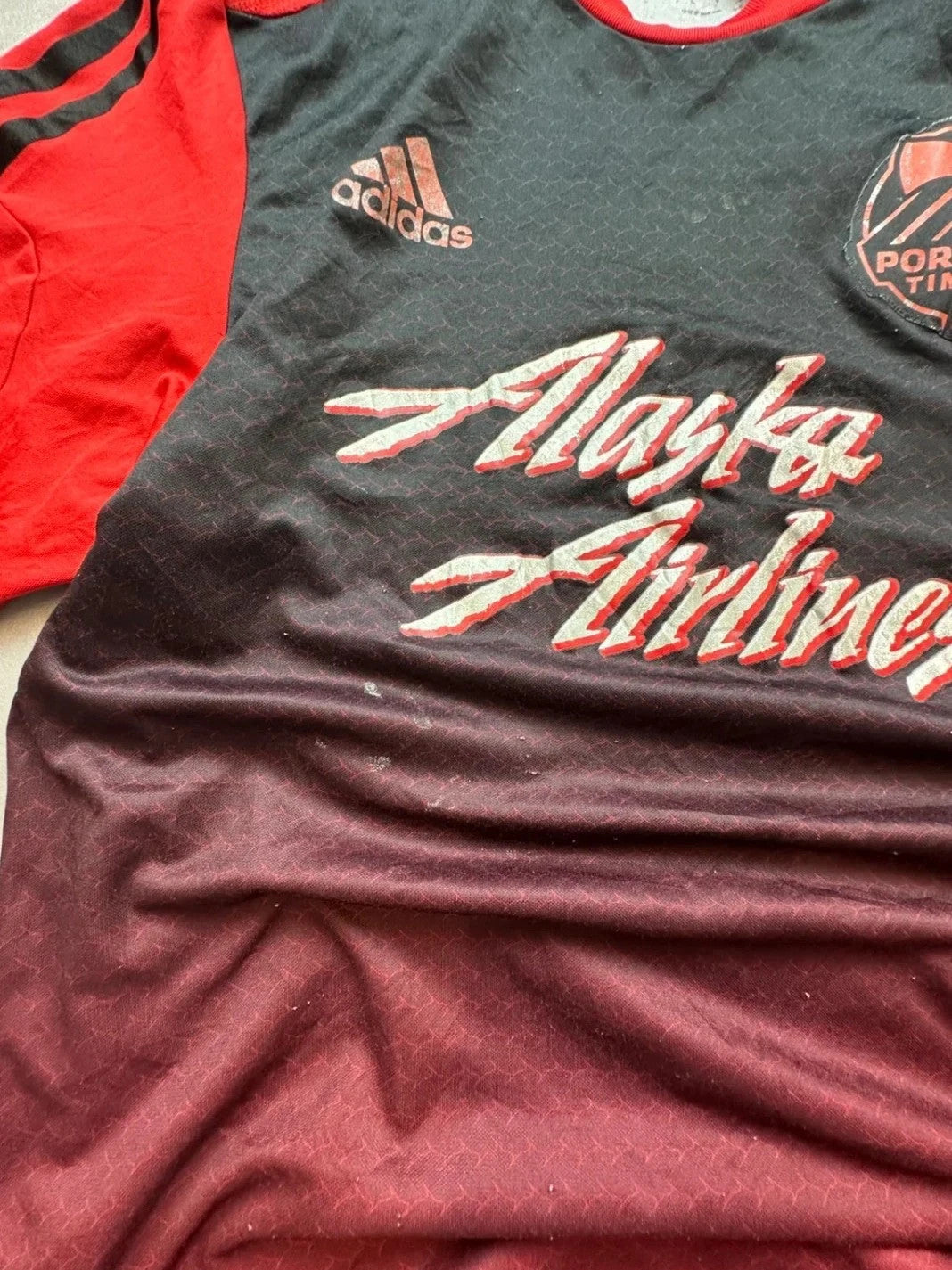 Maillot Adidas Vintage Portland Alaska Airlines – Rouge & Noir