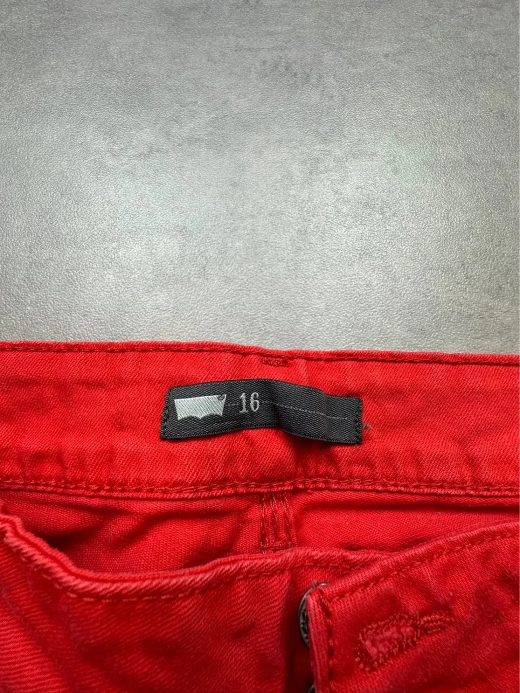 Short Levi's Vintage Rouge en Denim