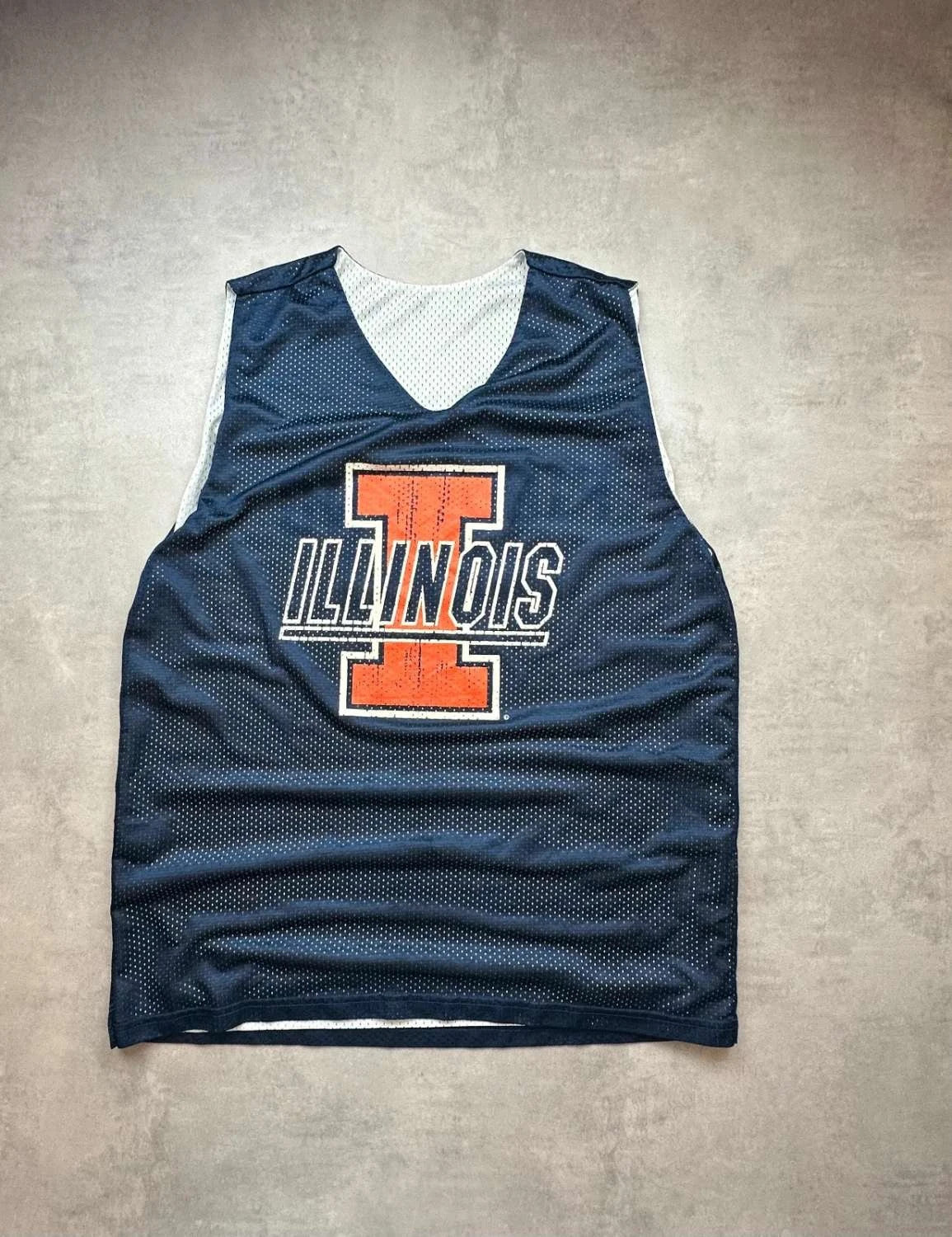 Maillot Basketball Vintage Illinois Fighting Illini – Training Réversible – Blanc & Navy