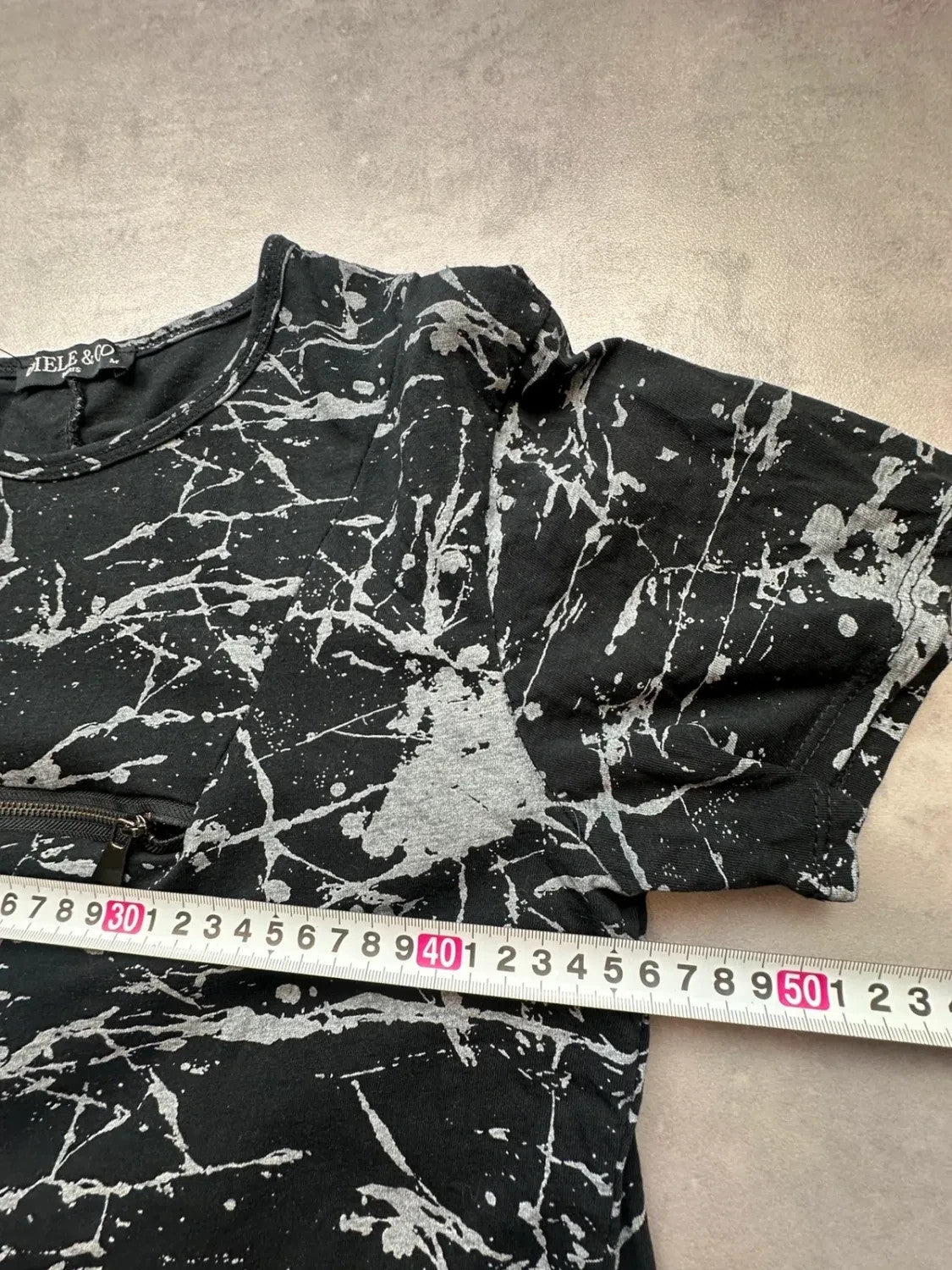 Tee-shirt Vintage Effet Marbre Noir Gris Poche Zippée