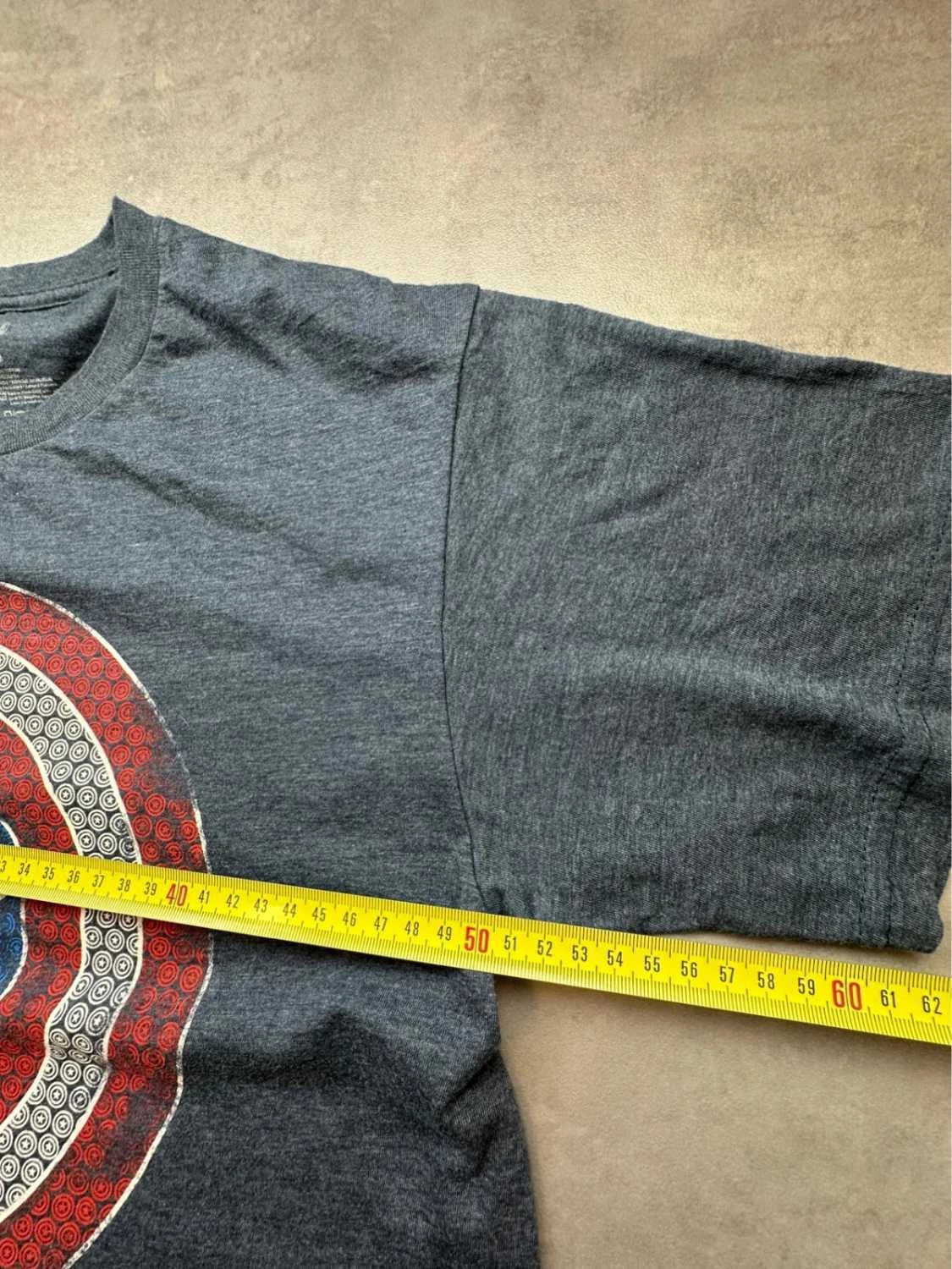 T-Shirt Marvel Vintage Captain America Shield Gris