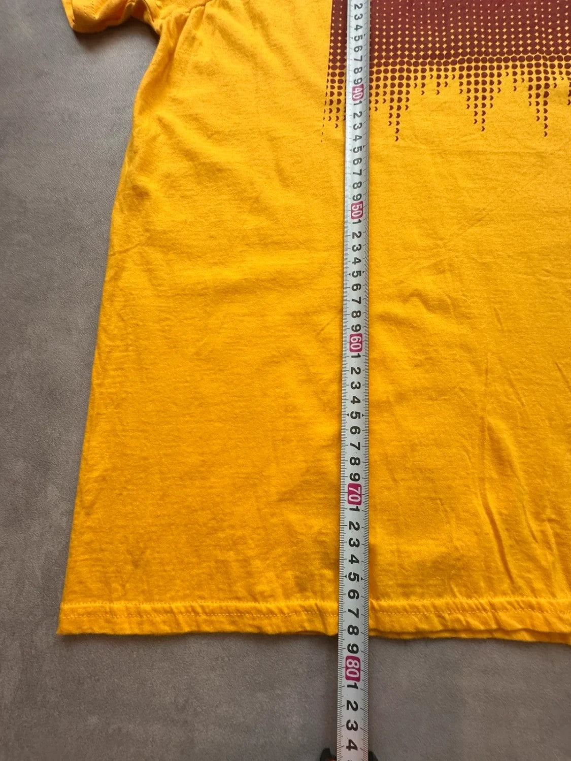 Tee-shirt Vintage Hesston College Jaune | University USA | WellStore Vintage