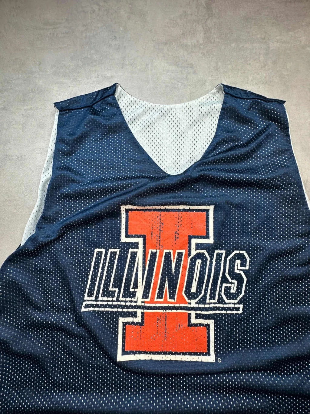 Maillot Basketball Vintage Illinois Fighting Illini – Training Réversible – Blanc & Navy