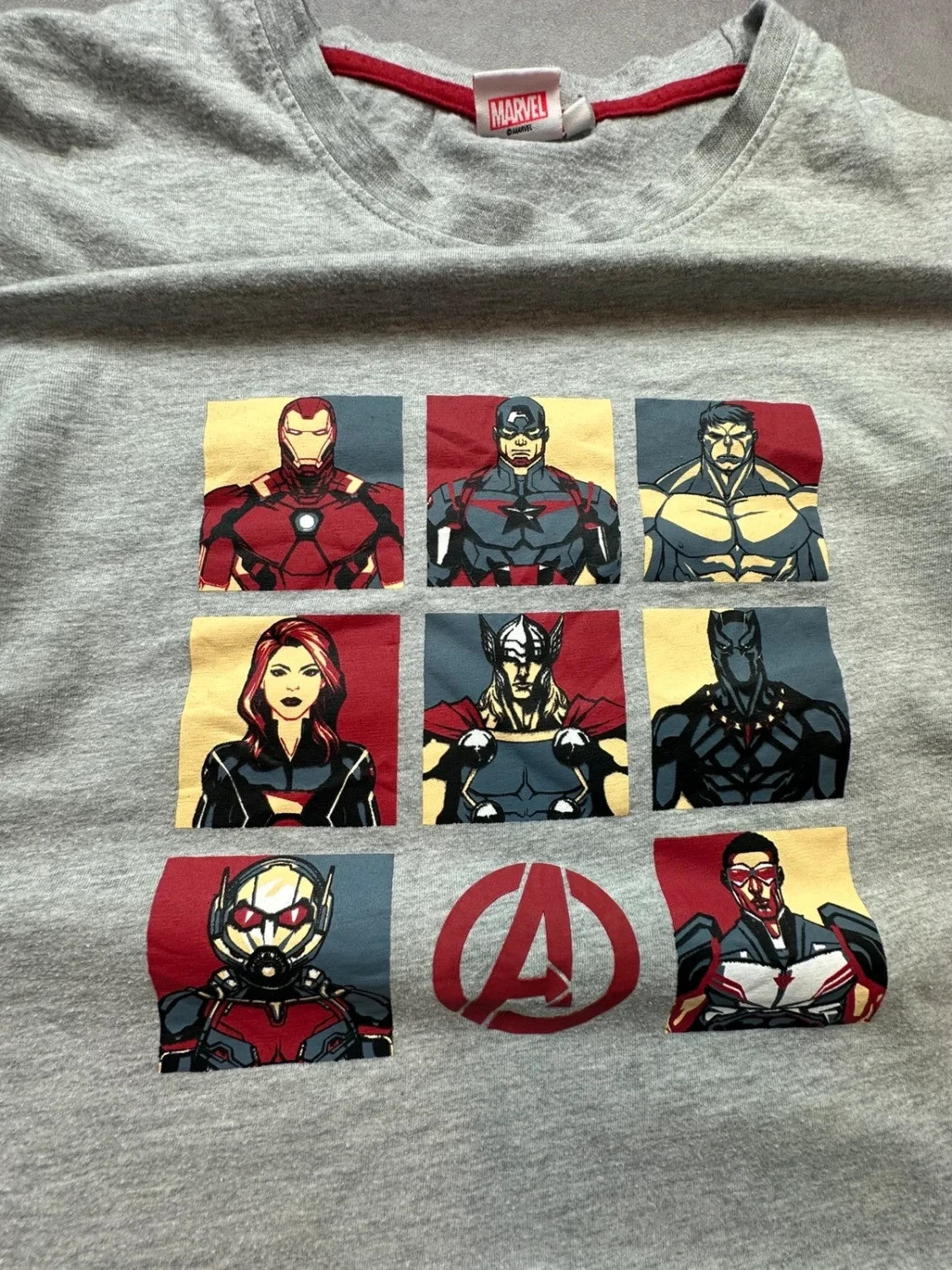 T-Shirt Marvel Avengers Vintage – Iron Man, Captain America, Hulk & Black Panther – Gris