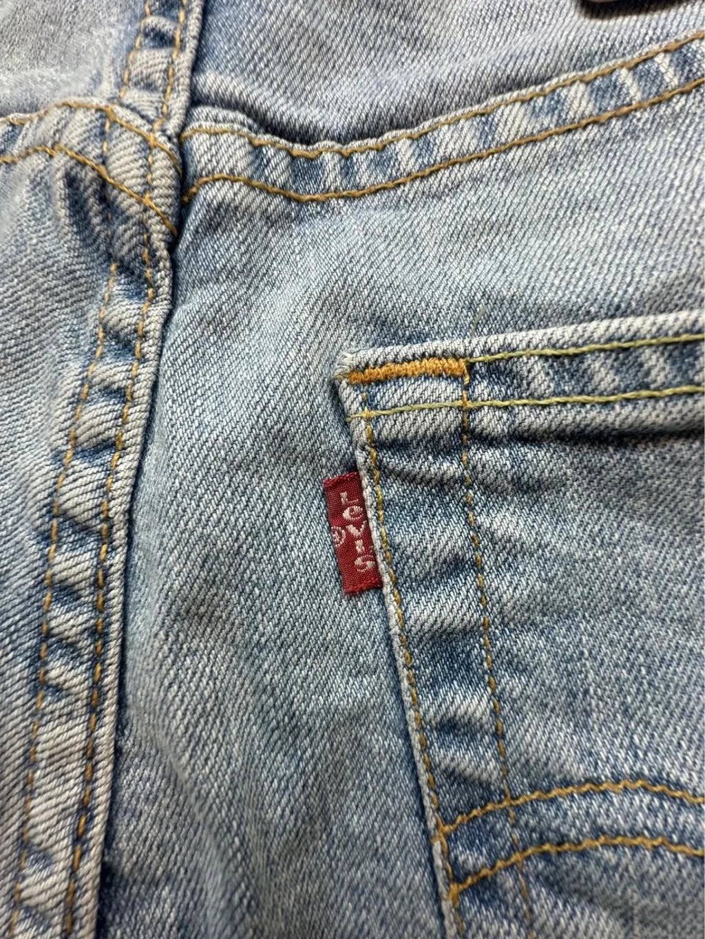 Short en Jean Levi's Vintage Destroy