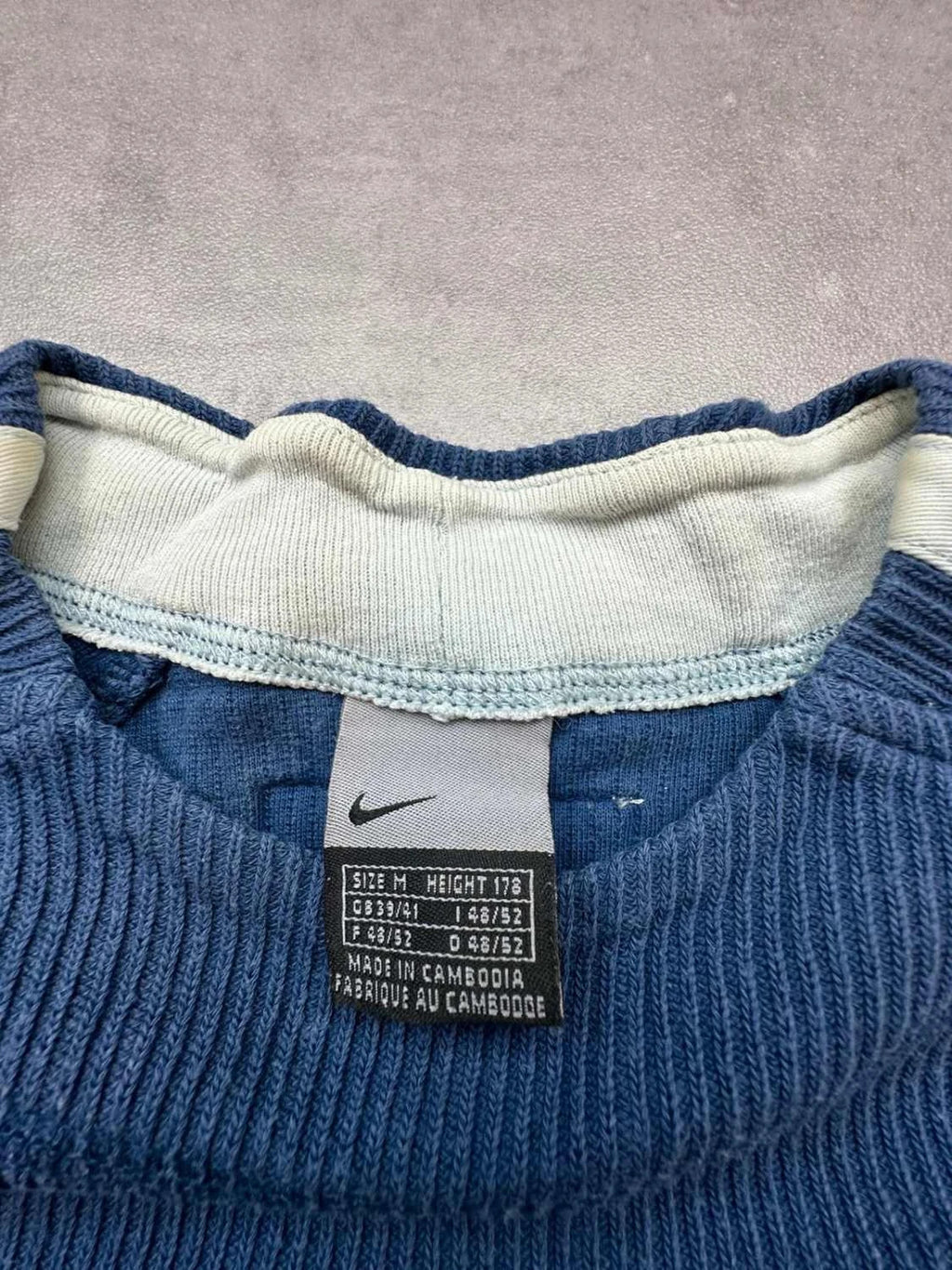 Nike Vintage Y2K Ribbed Crewneck Sweatshirt Bleu – Mini Logo Brodé – 2000s