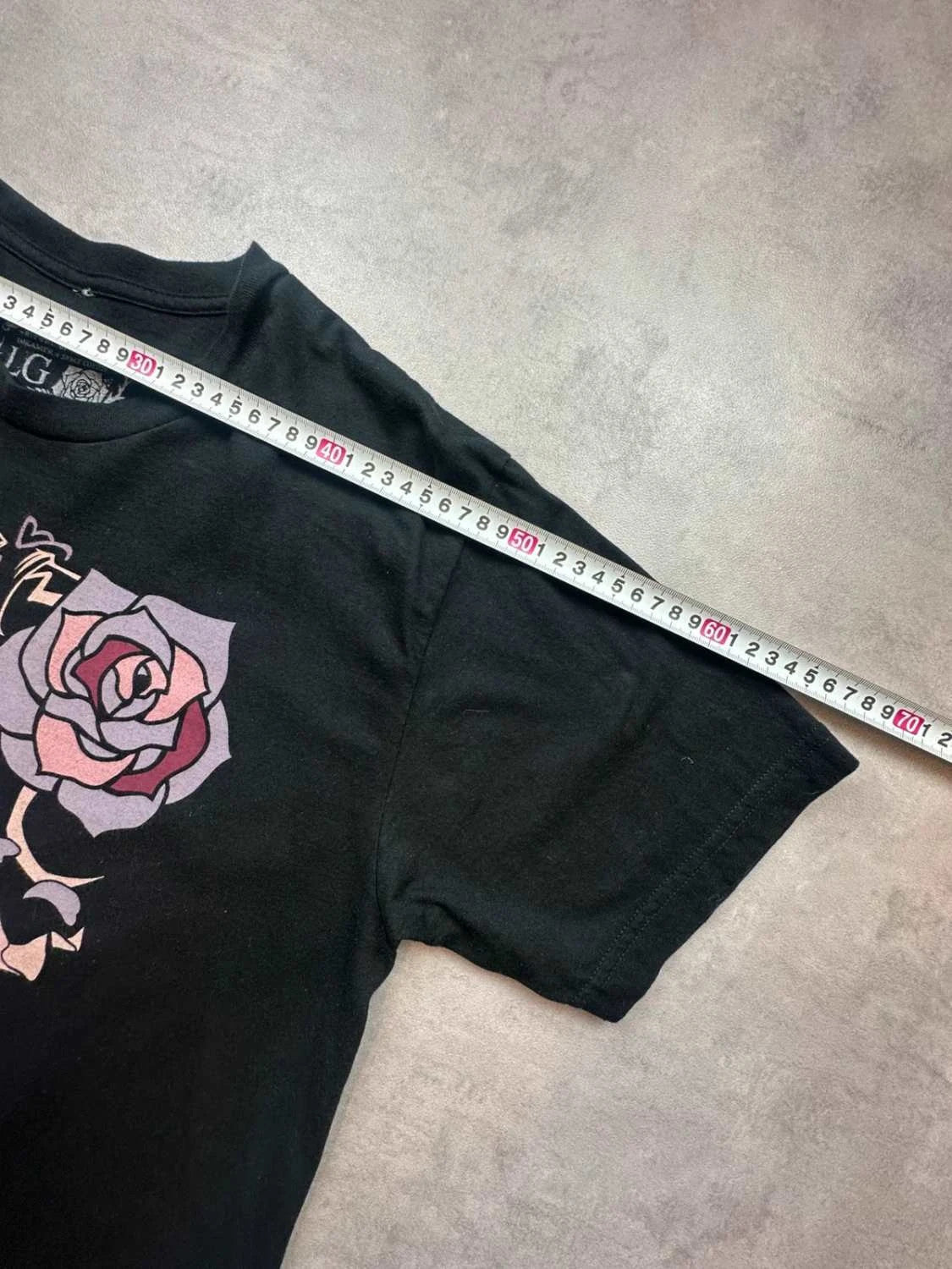 T-Shirt Vintage Bloodstained Anime Roses Noir – Graphic Tee