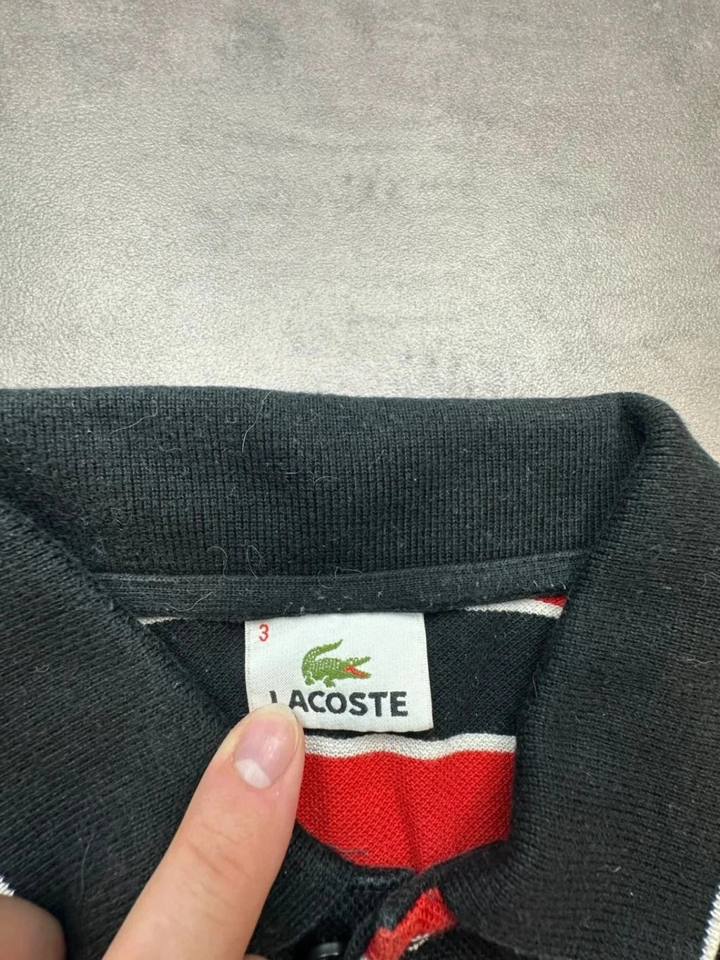 Polo Lacoste Vintage Rayé Rouge Noir