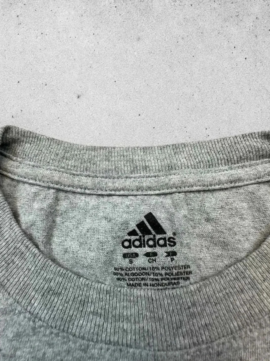 Tee-Shirt Adidas Vintage Hoosiers Tennis Gris – Sportswear US