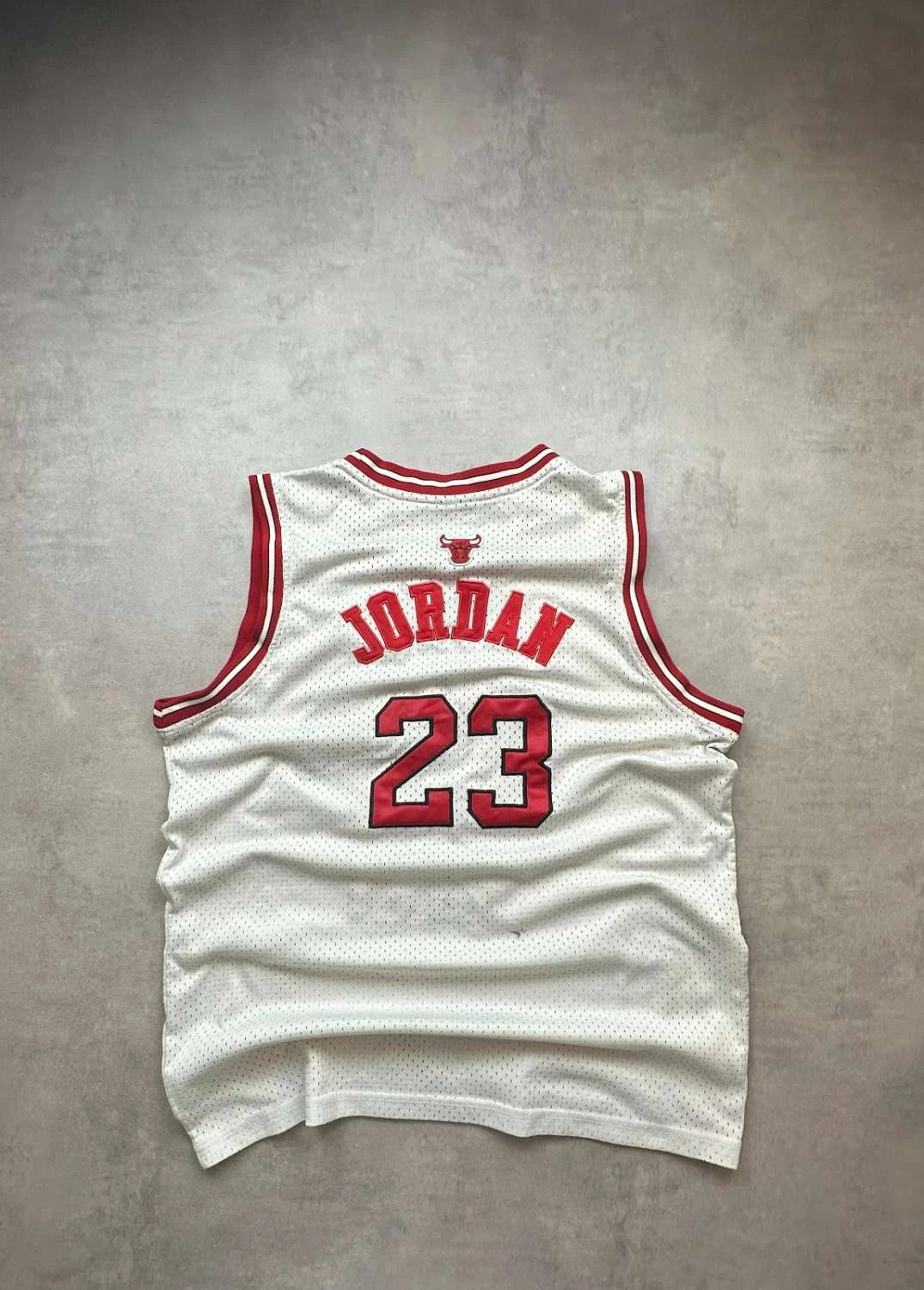 Maillot NBA Chicago Bulls Michael Jordan #23 – Vintage – Blanc & Rouge