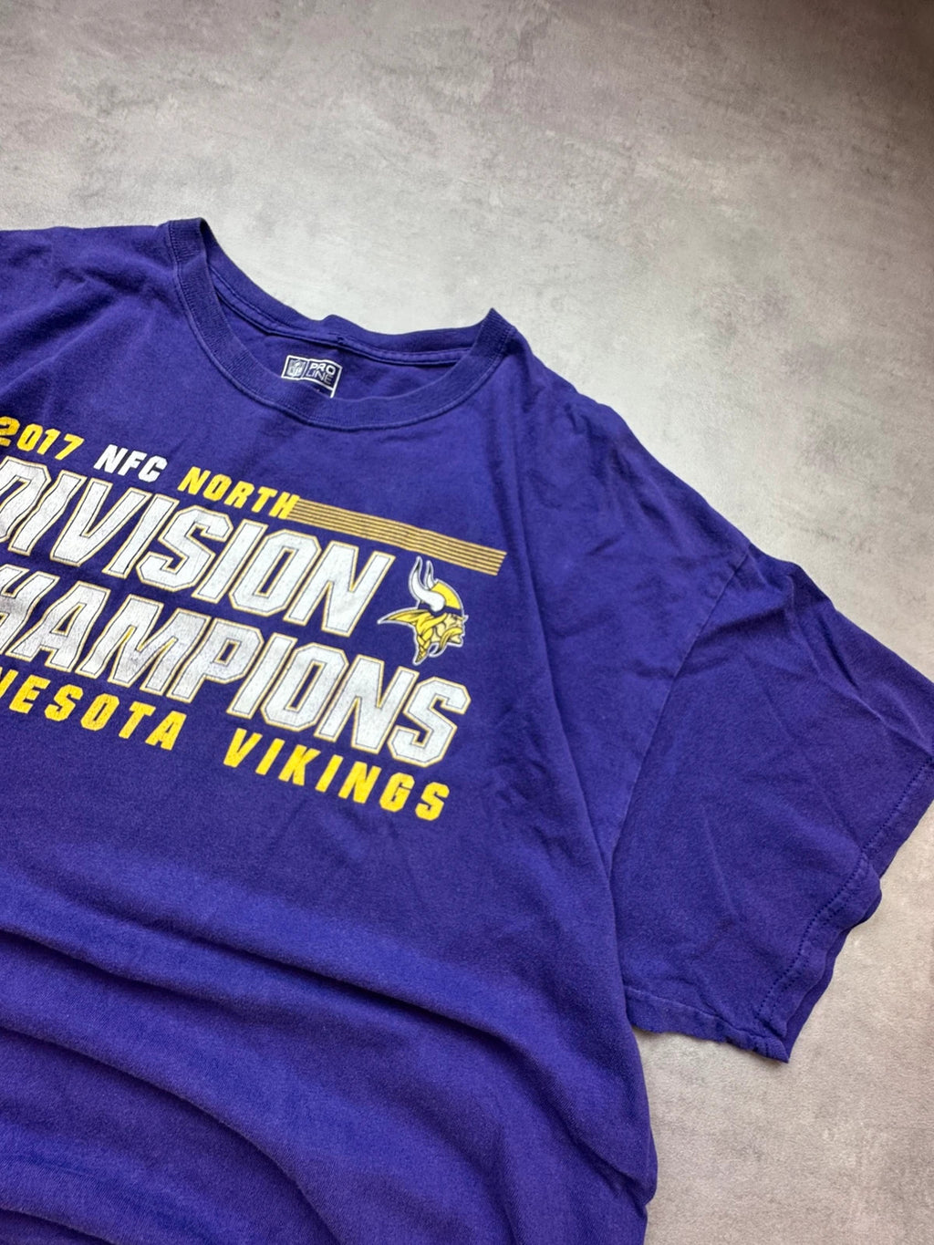 Tee Shirt Vintage Minnesota Vikings NFL 2017 Division Champions – Purple
