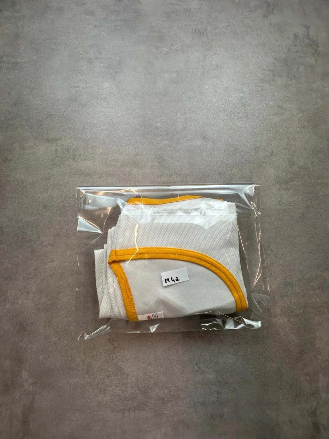Maillot Basketball Vintage Valparaiso #17 – USA – Blanc & Jaune