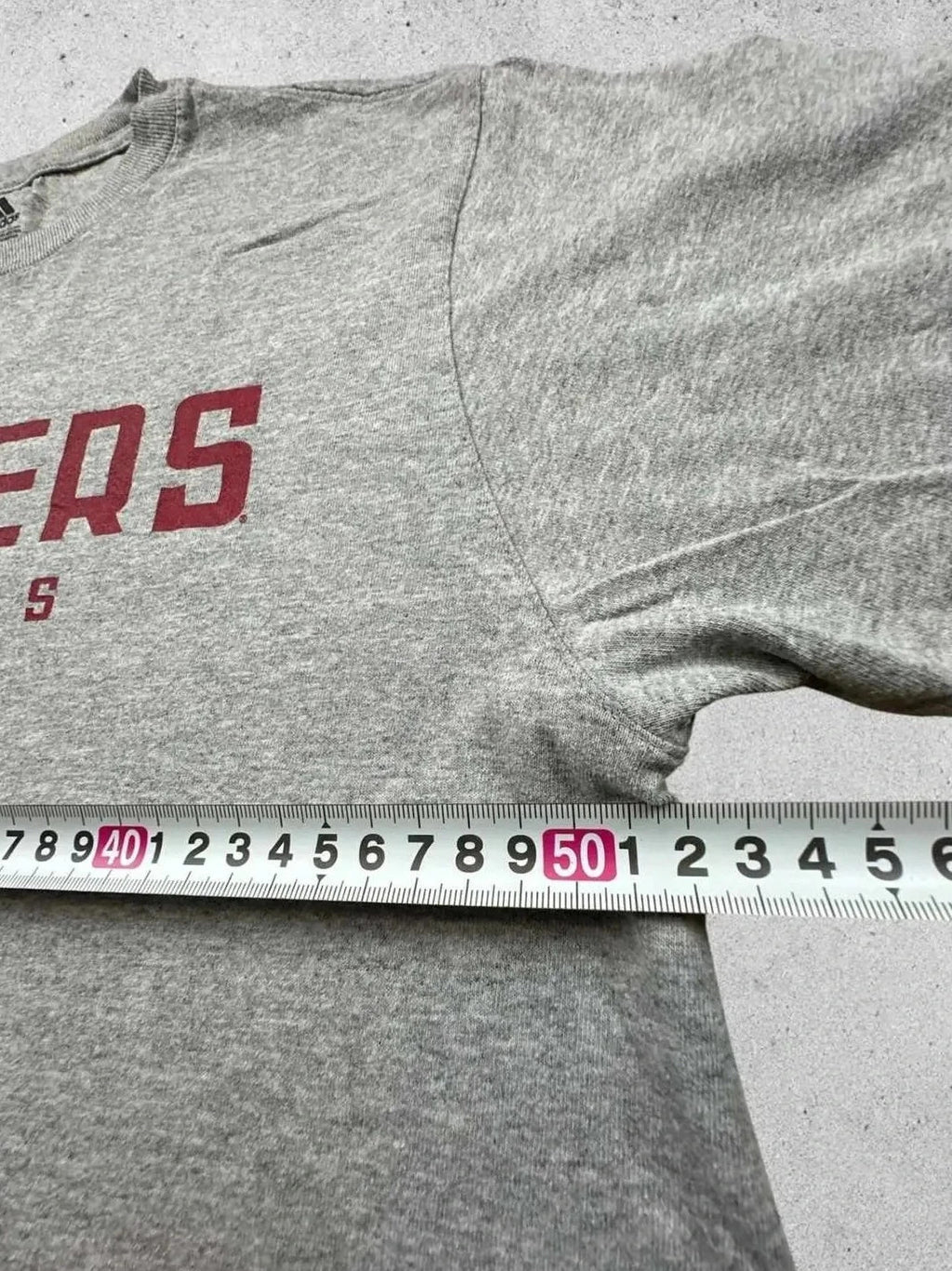 Tee-Shirt Adidas Vintage Hoosiers Tennis Gris – Sportswear US