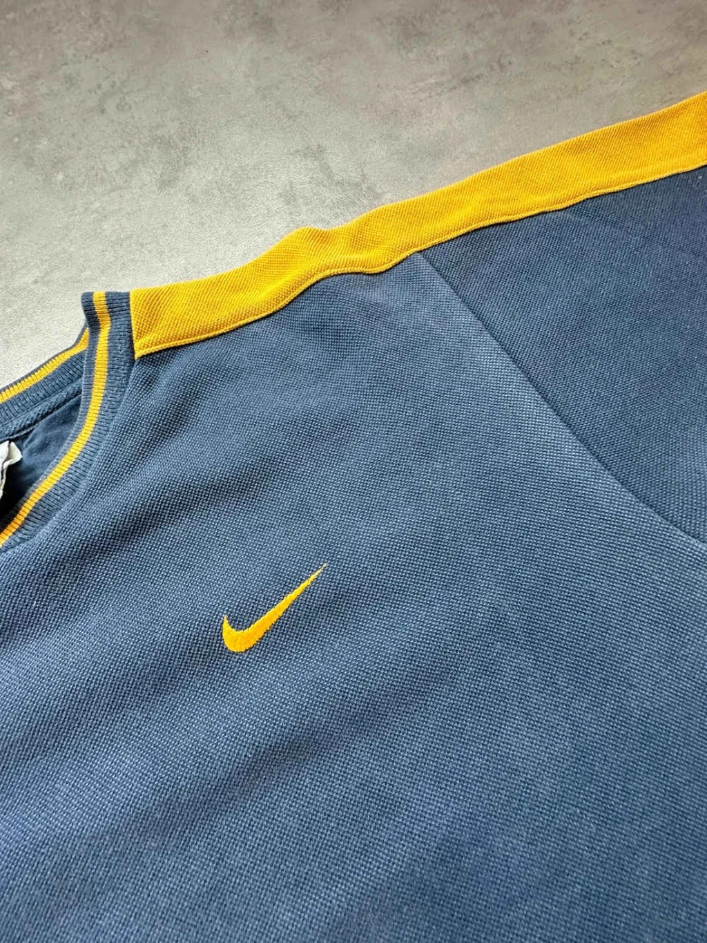 Nike Vintage Y2K Sweat Oversize Bleu Marine & Jaune – Big Swoosh – 90s 00s Streetwear