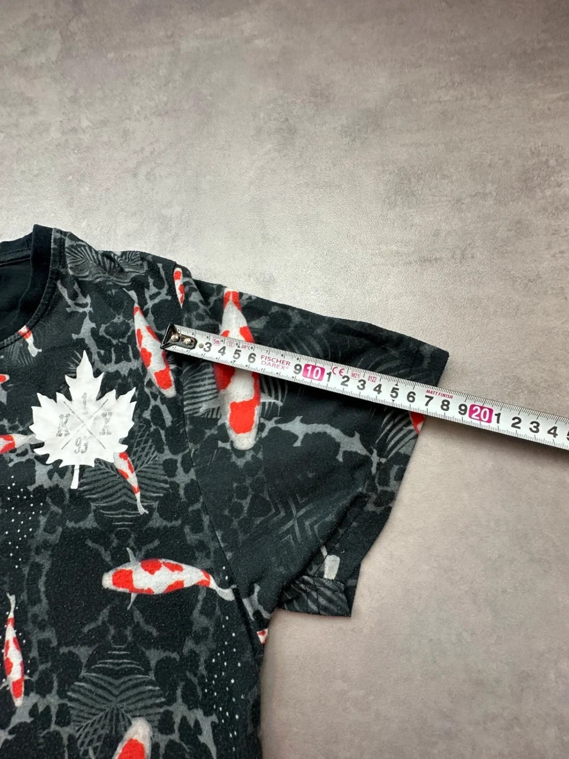 Tee-shirt Vintage Canada Koi Fish Noir | Graphic Tee