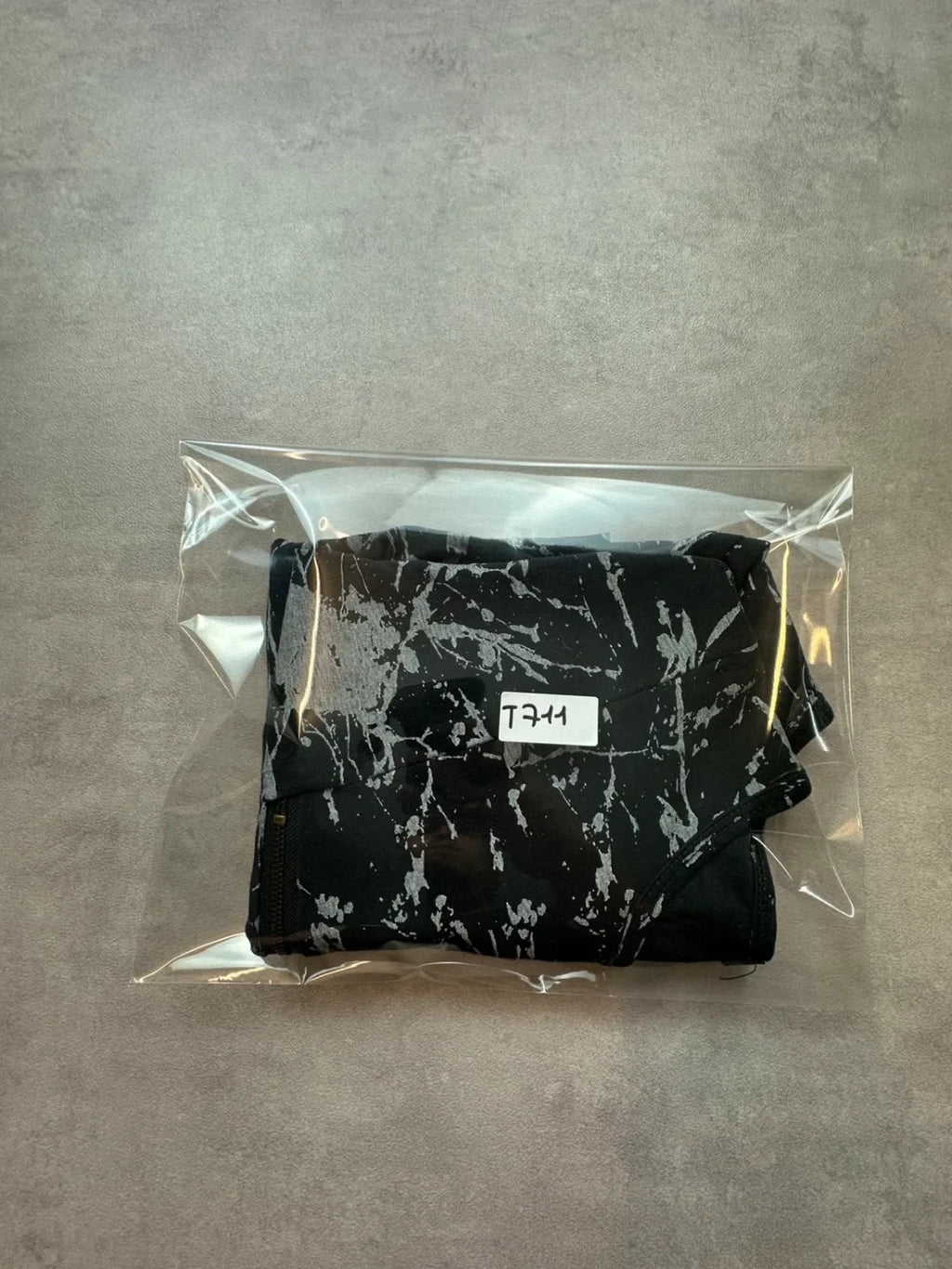 Tee-shirt Vintage Effet Marbre Noir Gris Poche Zippée