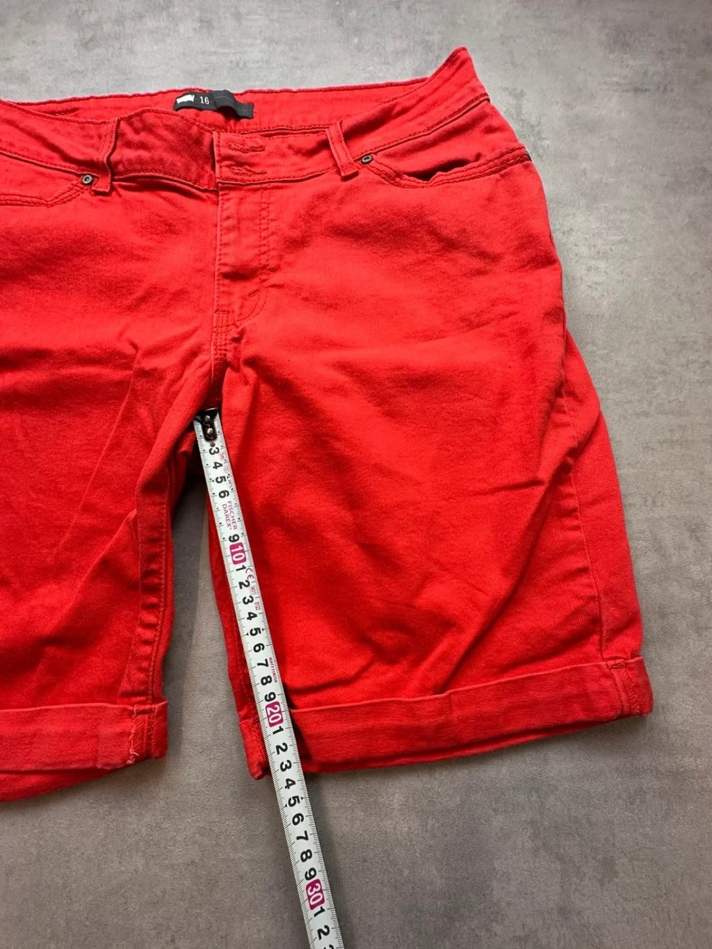 Short Levi's Vintage Rouge en Denim