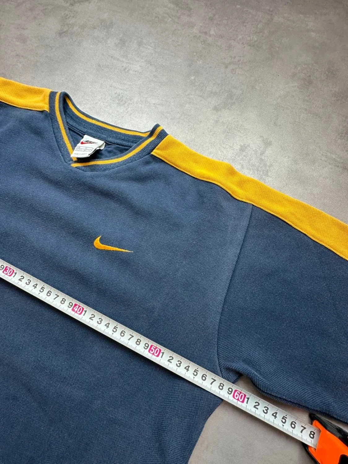 Nike Vintage Y2K Sweat Oversize Bleu Marine & Jaune – Big Swoosh – 90s 00s Streetwear