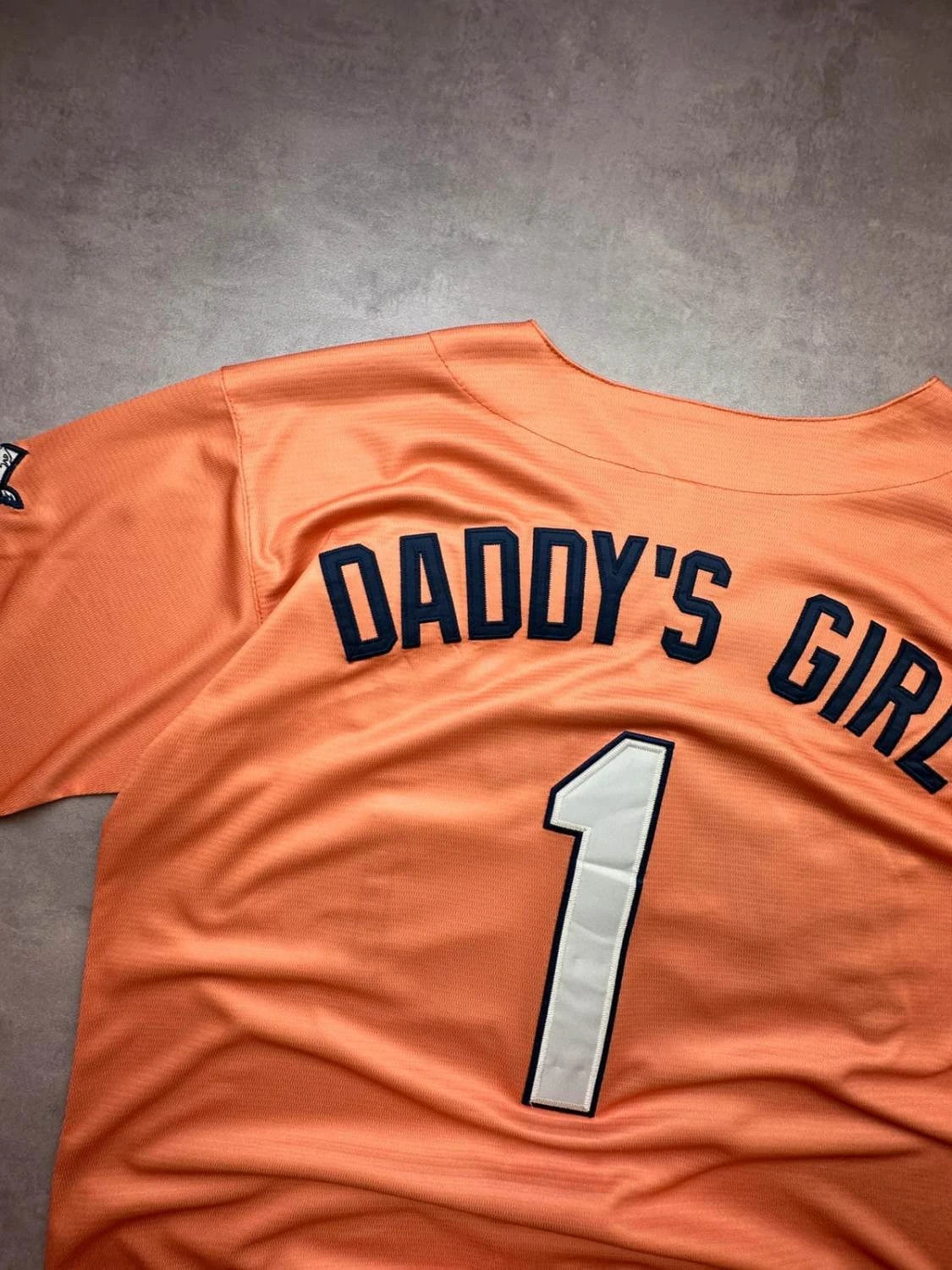 Maillot Vintage Atlanta Braves MLB Daddy’s Girl #1 – Corail