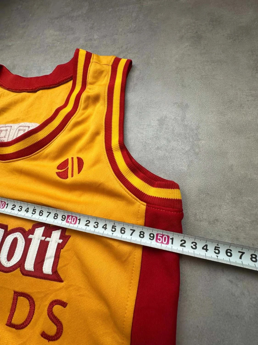 Maillot Basketball Vintage Marriott Madrid #50 – Jaune & Rouge