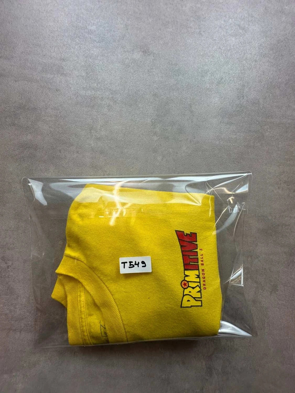T-Shirt Dragon Ball Z Primitive Goku Graphic Jaune – Y2K
