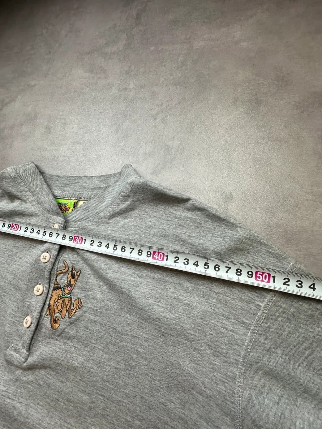 Henley Vintage 90s/00s Scooby-Doo Cartoon Network Brodé – Gris
