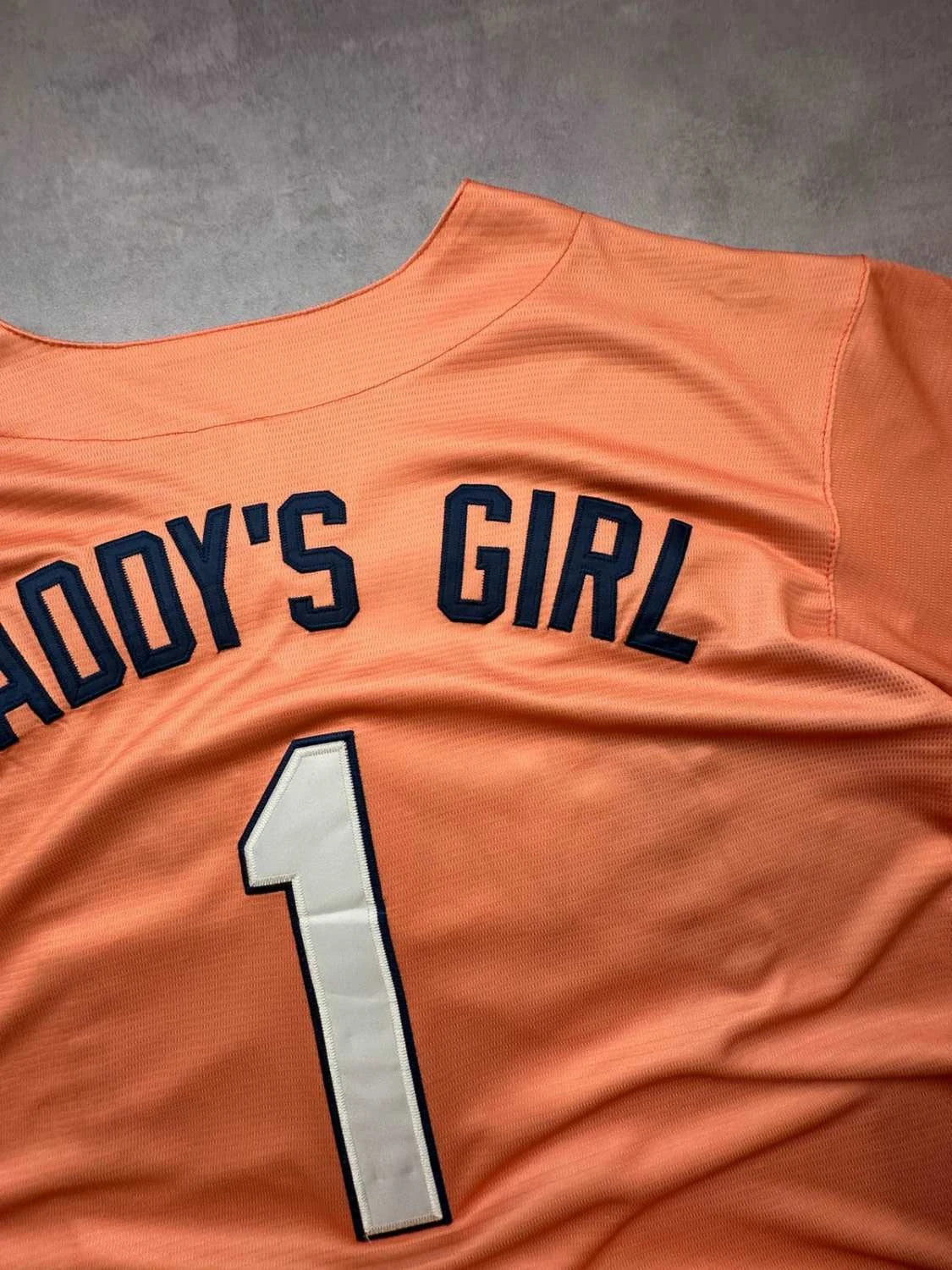 Maillot Vintage Atlanta Braves MLB Daddy’s Girl #1 – Corail