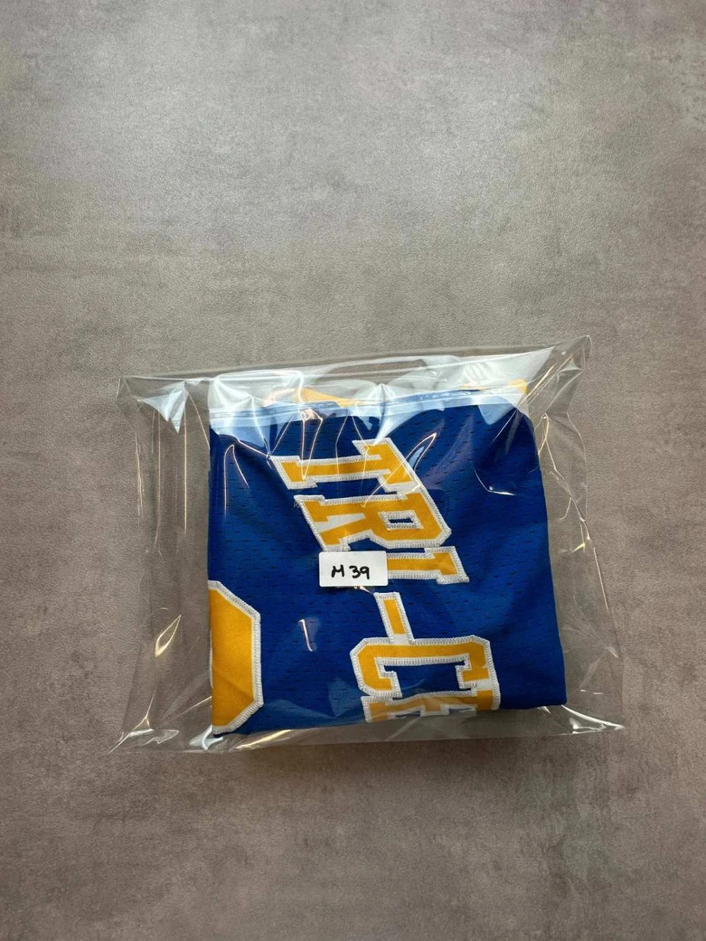 Maillot Basketball Vintage Tri-Central #22 – Salsberry – USA – Bleu & Jaune