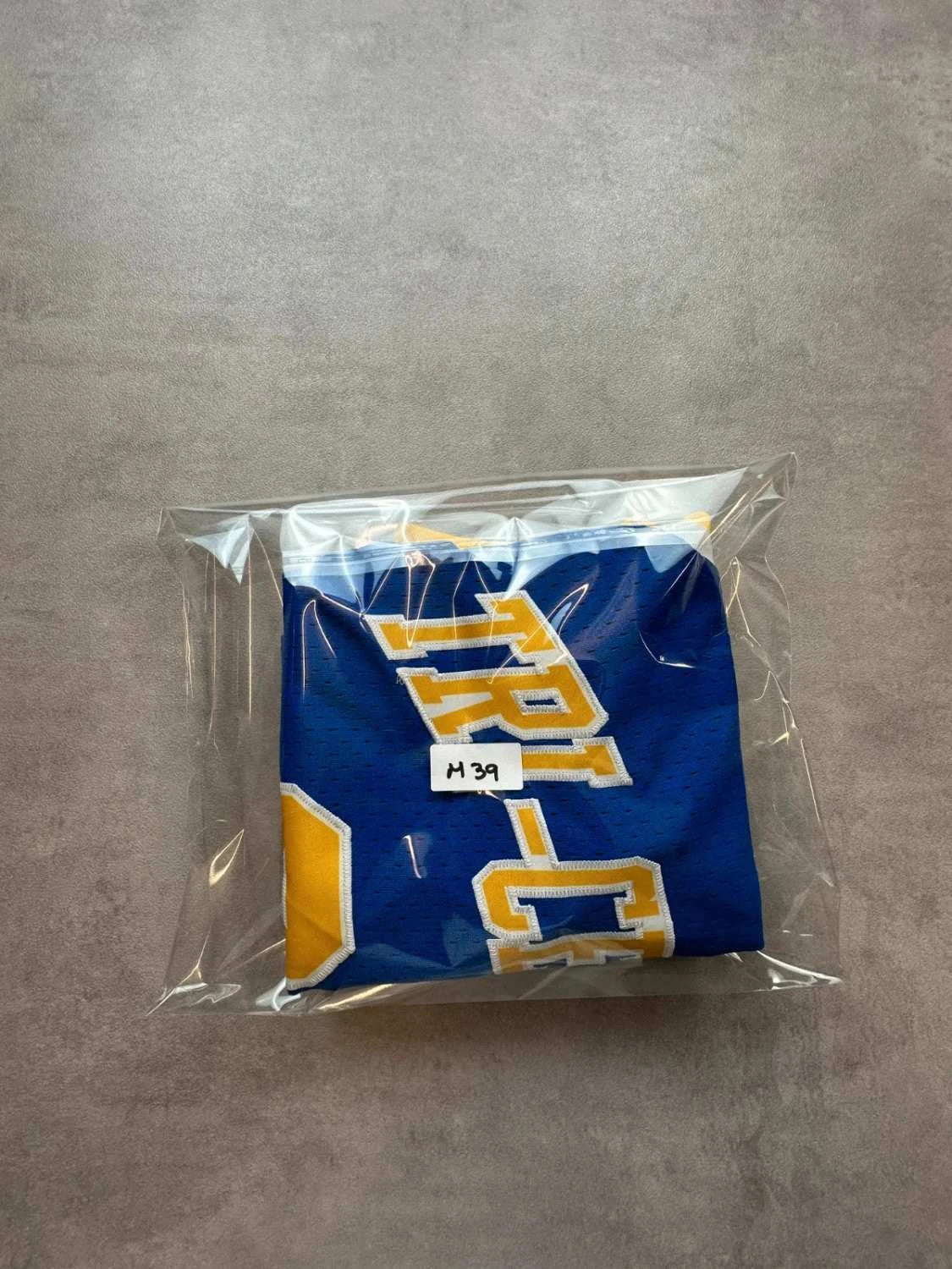 Maillot Basketball Vintage Tri-Central #22 – Salsberry – USA – Bleu & Jaune