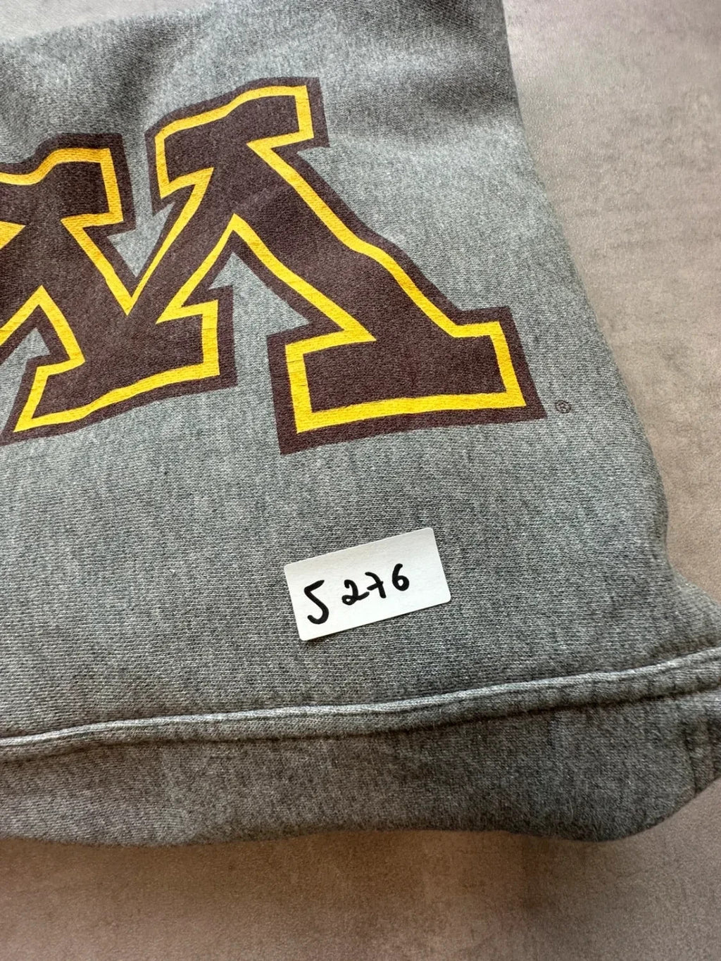 Hoodie Vintage University of Minnesota Golden Gophers Gris – Collegiate NCAA 90s