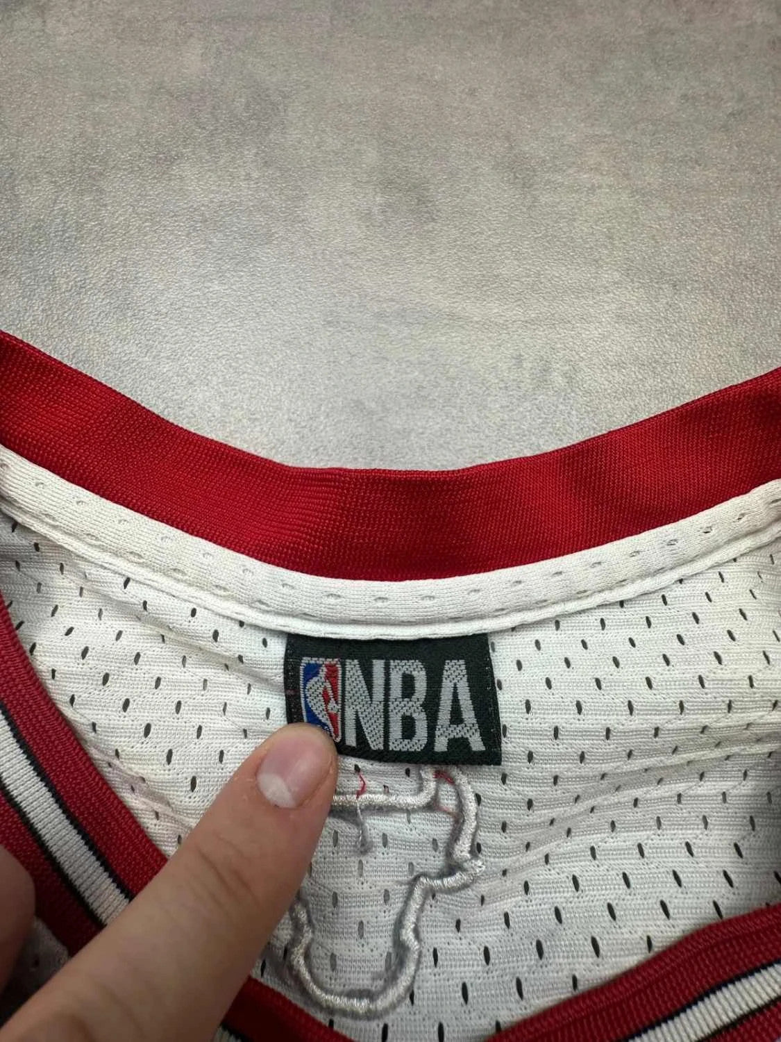 Maillot NBA Chicago Bulls Michael Jordan #23 – Vintage – Blanc & Rouge